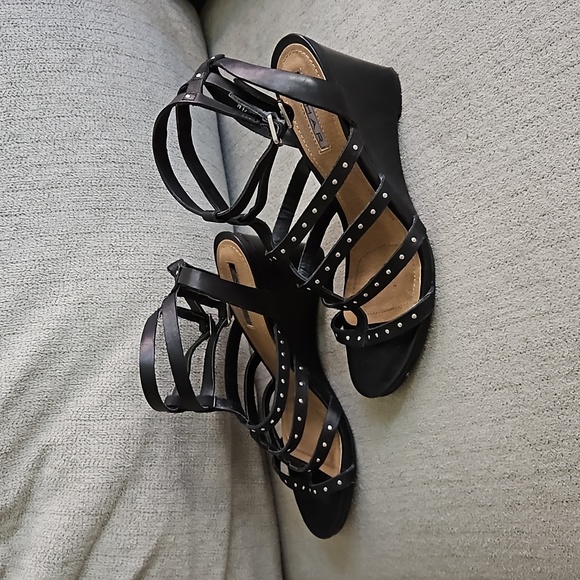 Tahari Strappy Sandals - Picture 2 of 6